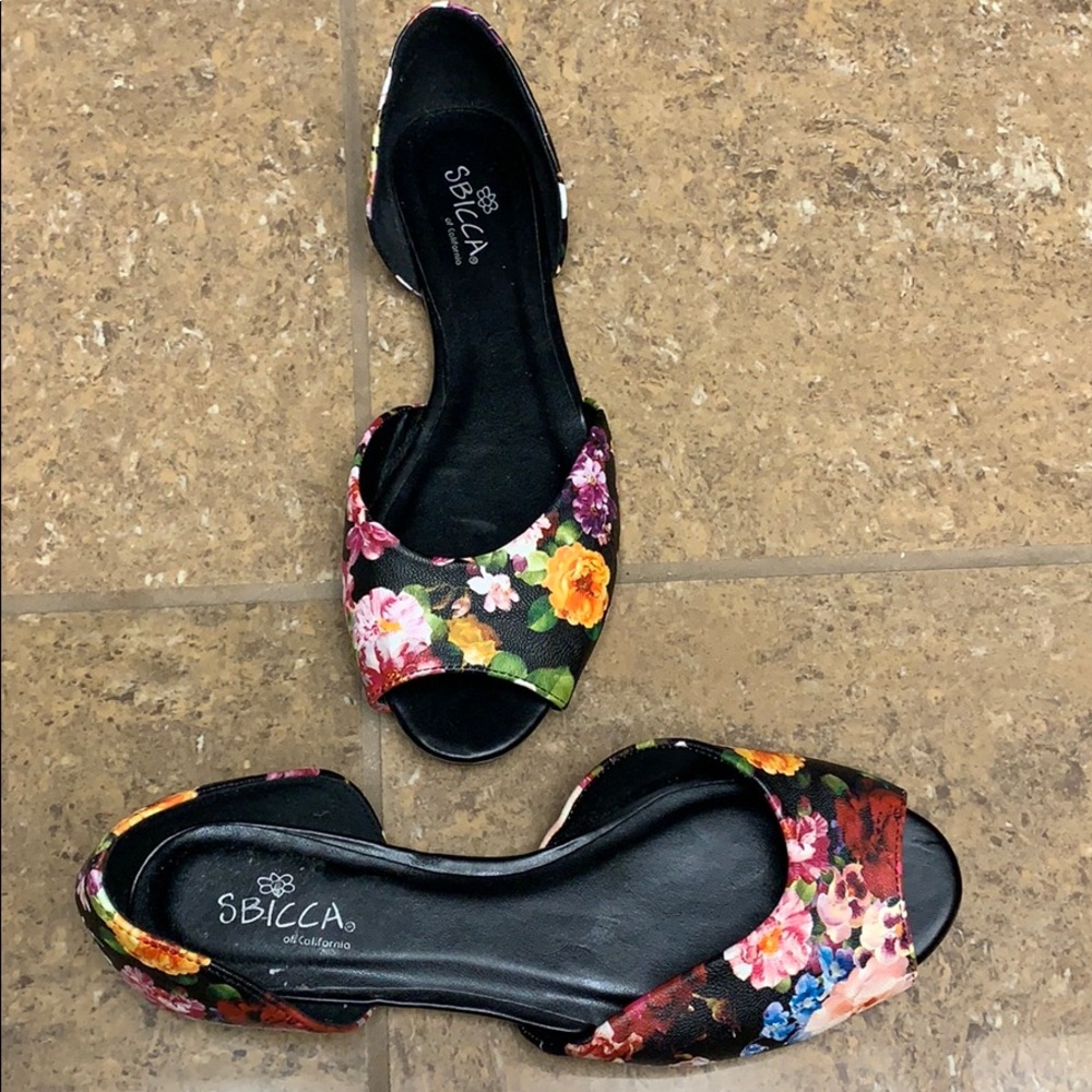 New SBICCA Floral Flats